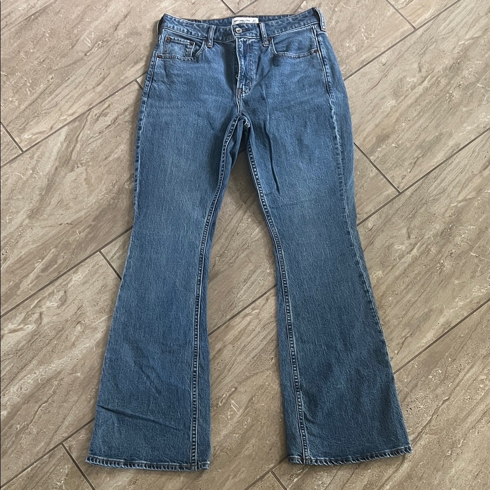 Abercrombie & Fitch Mid Rise Bootcut Jeans